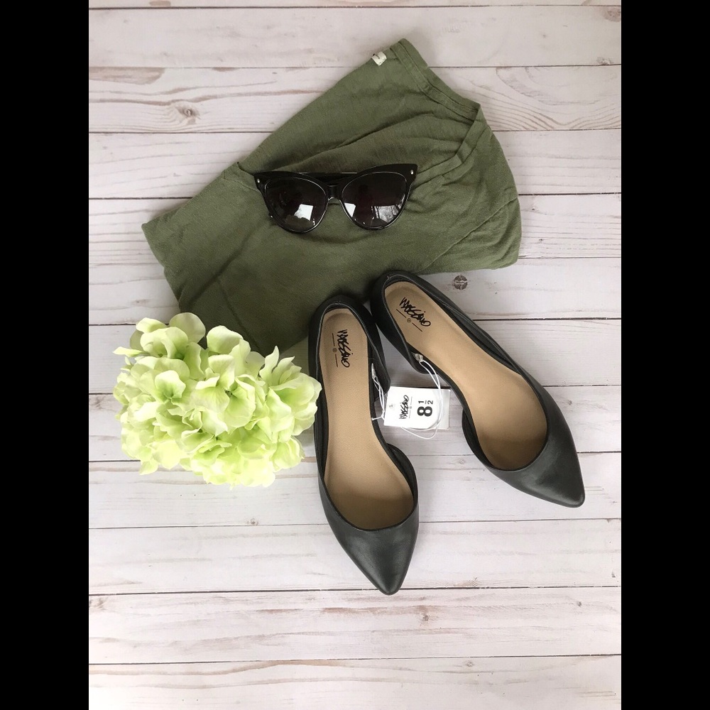 Stylish Black Cutout Flats